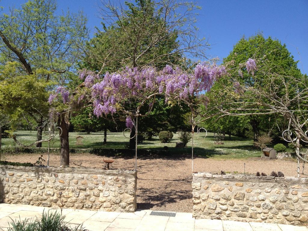 مبيت وإفطار Avrillé-les-Ponceaux La Marelle الغرفة الصورة